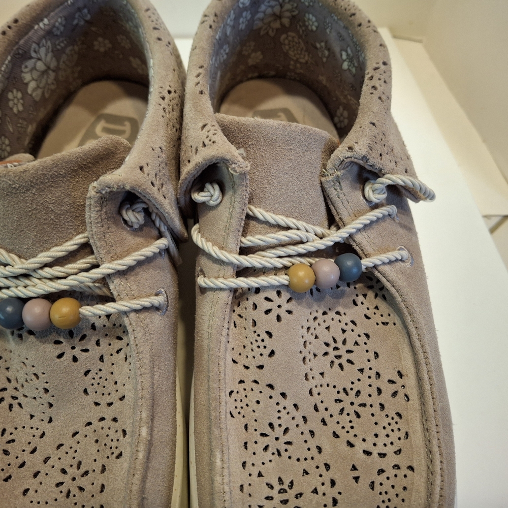 Hey Dude Women's Beige Moccasins Boots with Beads - Picture 13 of 13